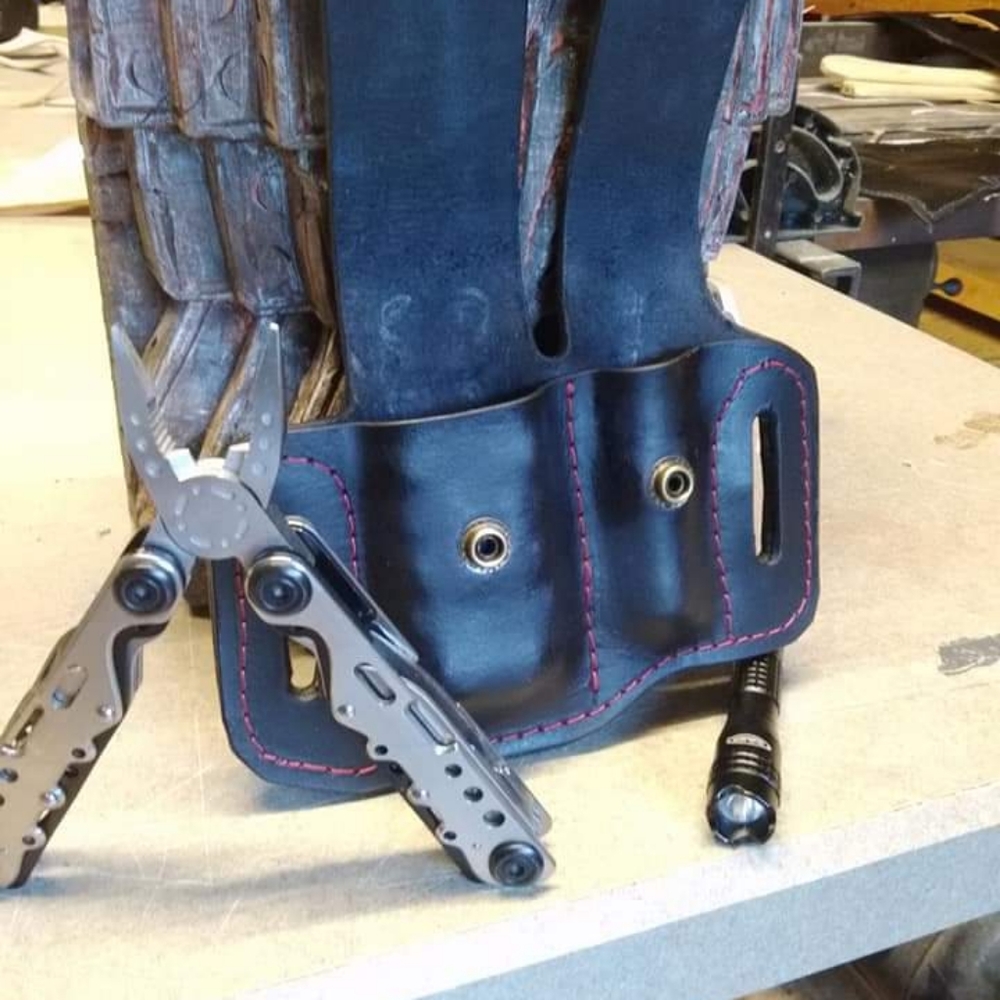 Multitool And Flashlight - image 3